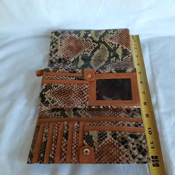 Kenneth Cole Reaction Wallet - Picture 3 of 6